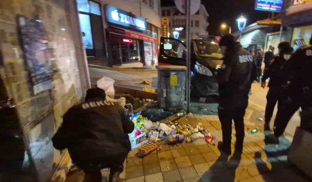 Eğlence merkezinde laf atma kavgası: 2 gözaltı