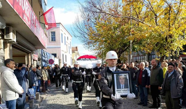 Emekli Komiser Hikmet Karanfil gözyaşları ile toprağa verildi