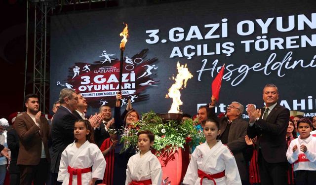 Gaziantep’te ’3. Gazi Oyunları’ görkemli törenle başladı