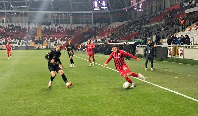 Gol düellosunun galibi Çorumspor oldu