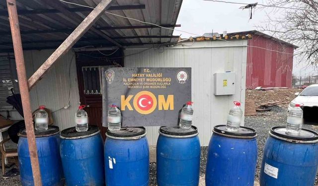 Hatay’da yılbaşı öncesi sahte içki operasyonu: Bin 284 litre kaçak alkol ele geçirildi