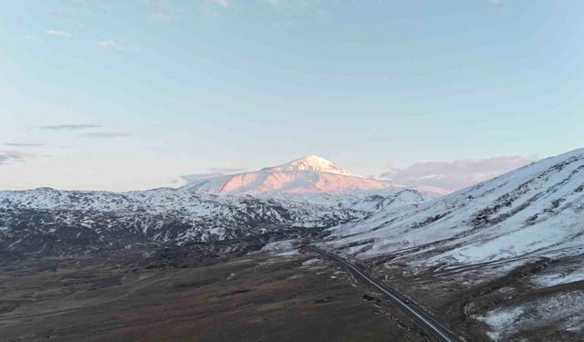 Iğdır’da yeterince kar yağışı alamayan dağlar dron ile görüntülendi