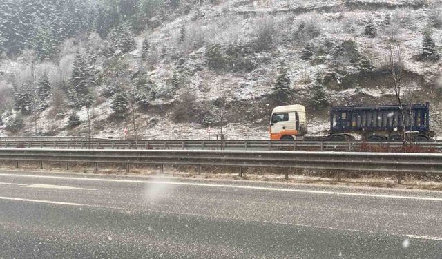 Ilgaz Dağı’nda kar yağışı etkili olmaya başladı