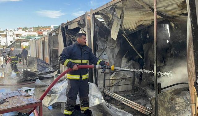 İşçilerin kaldığı prefabrik lojmanda yangın çıktı