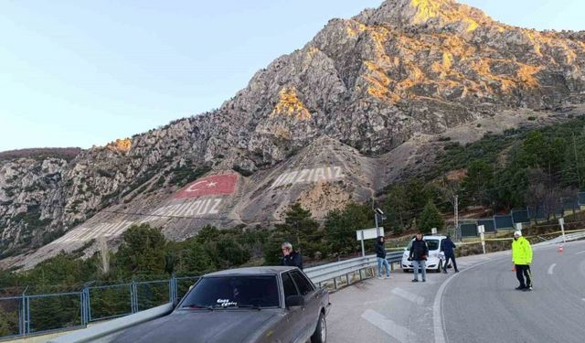 Isparta’da kontrolden çıkan otomobil bariyerlere çarptı: 1 yaralı