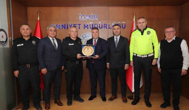 İzmir Şoförler Odasından Emniyet Müdürü Celal Sel’e teşekkür ziyareti