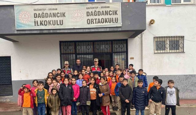 Jandarmadan 534 öğrenci ve 23 öğretmene okul güvenliği eğitimi