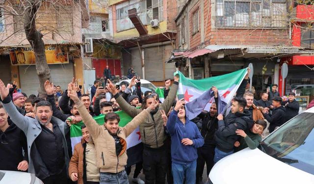 Kahramanmaraş’taki Suriyeliler Esed’ın gidişini kutladı