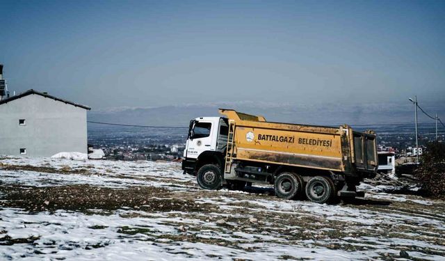 Kıraç Mahallesi’nde yılların sorunu tarih oluyor