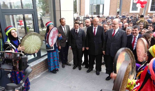 Kültür ve Turizm Bakan Yardımcısı Serdar Çam Halk Kütüphanesi açılışına katıldı