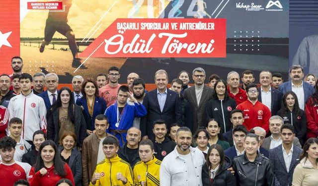 Mersin’de başarılı sporcular ve antrenörler ödüllendirildi