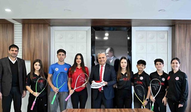 Muratpaşa’nın squash başarısı