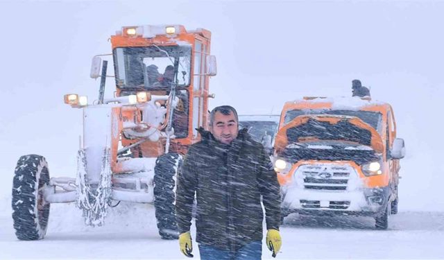 Muş’ta kar ve tipi nedeniyle mahsur kalan 10 araç kurtarıldı