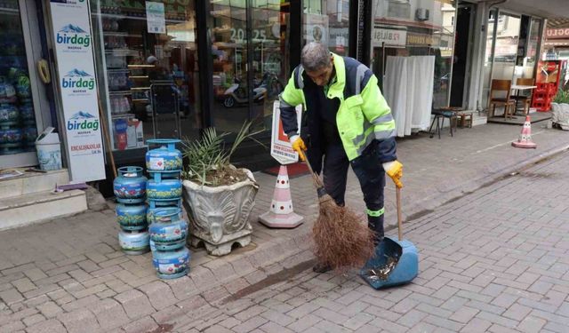 Nazilli’de bir saatte 3 binden fazla izmarit toplandı