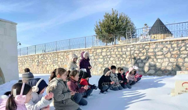 Öğrenciler Bayburtlu şehit Nevzat Kaya’yı dualarla andılar