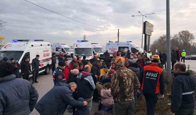 Okul servisi ile tır çarpıştı... 8 öğrencinin durumu ağır ağır