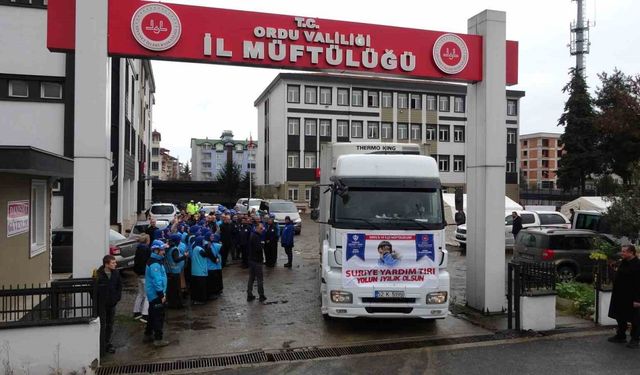 Ordu’da Halep’e 4 tır insani yardım malzemesi gönderildi