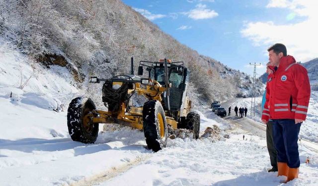 Ortahisar’da karla mücadele çalışmalarını Başkan Kaya yerinde inceledi