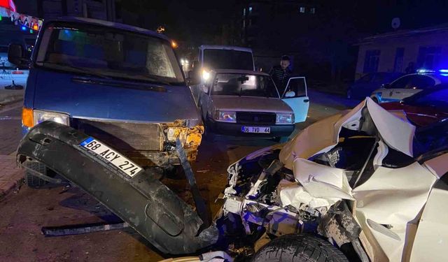 Otomobilin hurdaya döndüğü kazada sürücünün burnu bile kanamadı