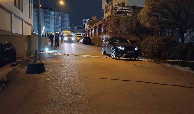 Park halindeki otomobili kurşunlayan şahıs kameradan tespit edilip yakalandı