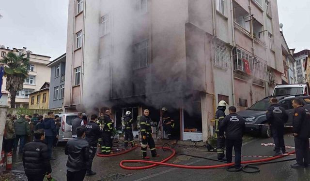 Patlayan aküler, iş yerini küle çevirdi