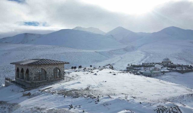 Pir Ali Baba Türbesi yenilendi