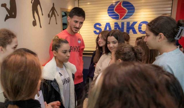 SANKO Okulları öğrencileri milli sporcularla buluştu