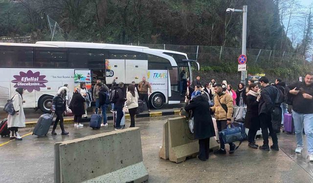 Sarp Sınır Kapısı’nda yılbaşı yoğunluğu