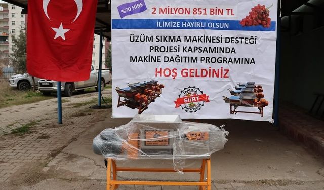 Siirt’te çiftçilere üzüm sıkma makinesi hibe edildi