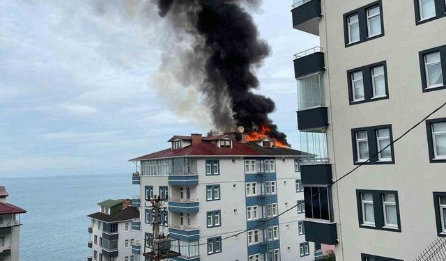 Sürmene’de çatı yangını korkuttu