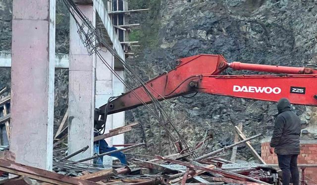 Trabzon’da bir inşaatın iskelesi çöktü: 1 kayıp, 3 yaralı