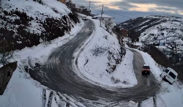 Trabzon’da virajı alamayan minibüs uçuruma yuvarlandı: 1 ölü, 1 yaralı