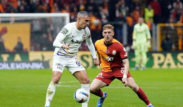 Trendyol Süper Lig: Galatasaray: 1 - Eyüpspor: 1 (İlk yarı)