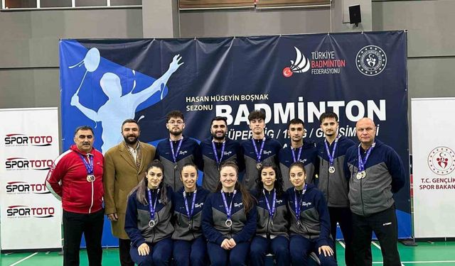 Türkiye Badminton Federasyonu Süper Ligine Erzincan Kulüpleri damga vurdu