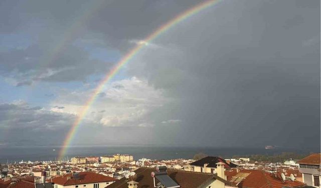 Yalova semalarında beliren gökkuşağı görsel şölen sundu