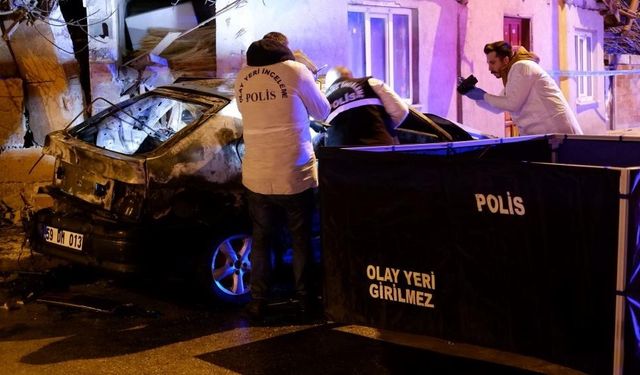 Yanan otomobilde hayatlarını kaybeden gençlerin kimlikleri belli oldu