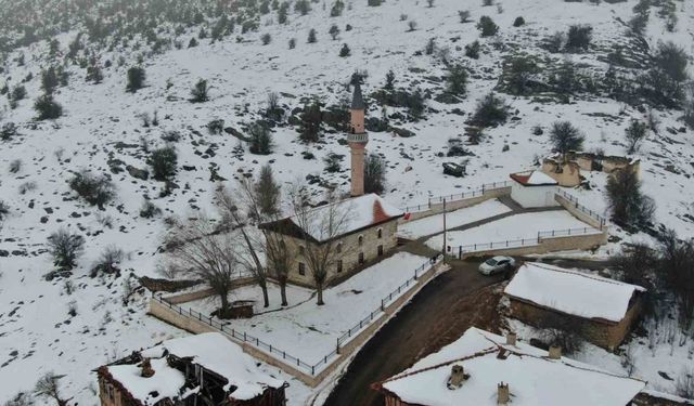 Yok olma riskiyle karşı karşıyaydı: Tarihi cami yeniden ibadete açıldı