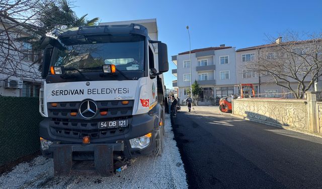 Serdivan Belediyesi’nden Asfalt Atağı