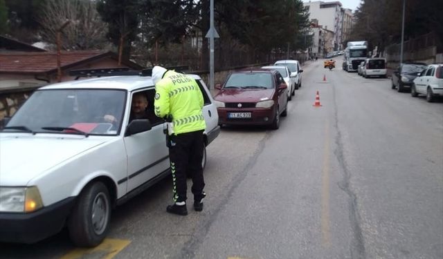 Bilecik'te dronla trafik denetiminde 777 araç sürücüsüne işlem yapıldı