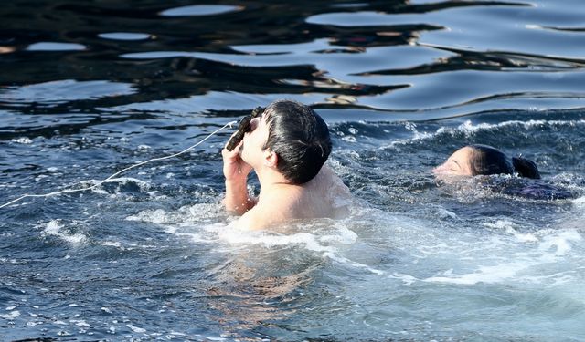 Bursa'nın Mudanya ilçesinde denizden haç çıkarma töreni yapıldı