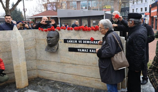 Gazeteci yazar Uğur Mumcu Edirne'de anıldı