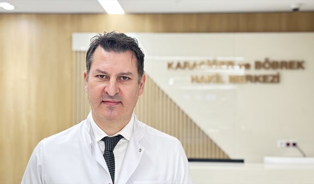 Kan bağışlarken şüphelenilen karaciğer yetmezliğinden ablasının donör olmasıyla kurtuldu