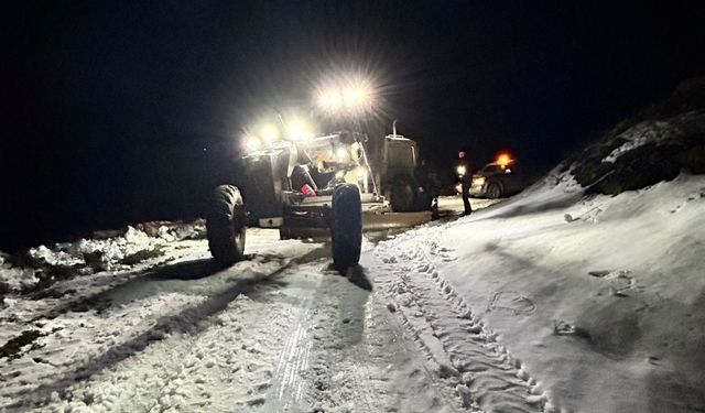 Kırklareli'nde karlı yolda mahsur kalan 3 teknisyen kurtarıldı