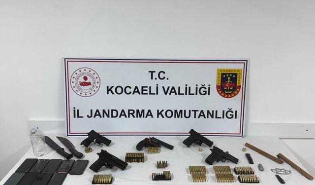 Kocaeli merkezli silah kaçakçılığı operasyonunda yakalanan 5 zanlı tutuklandı