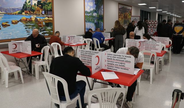 Yalova'da başlatılan kan bağışı kampanyasına yoğun ilgi