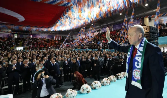 Cumhurbaşkanı Erdoğan: Karadeniz'in azmi ile çalışmaya devam