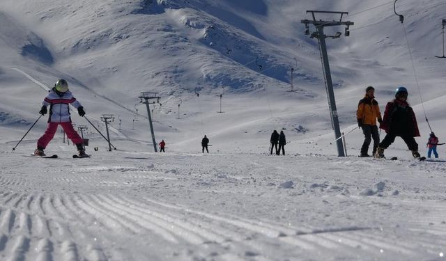 Abalı Kayak Merkezi kar yağışının az olması nedeniyle sezonu açamadı