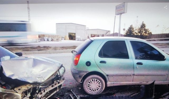 Afyonkarahisar’da zincirlerime trafik kazası 8 yaralı