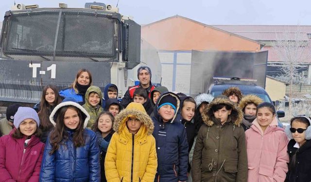 Ağrı İl Emniyet Müdürlüğü’nden öğrencilere güvenlik eğitimi