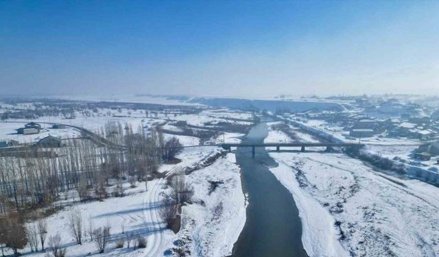 Ağrı’da kış manzarası göz kamaştırdı